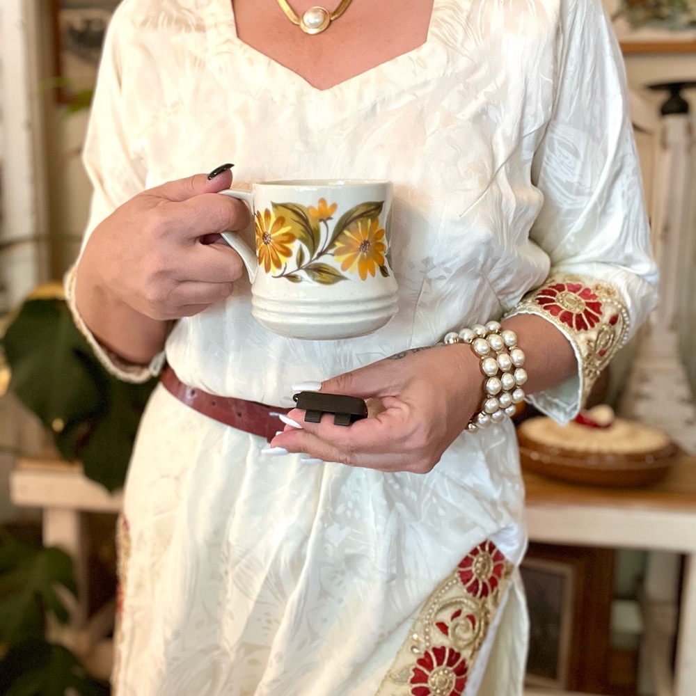 Vintage 1970’s Capri Serve N’ Store Stoneware Mugs Flowers Orange Avocado Green - Picture 3 of 6